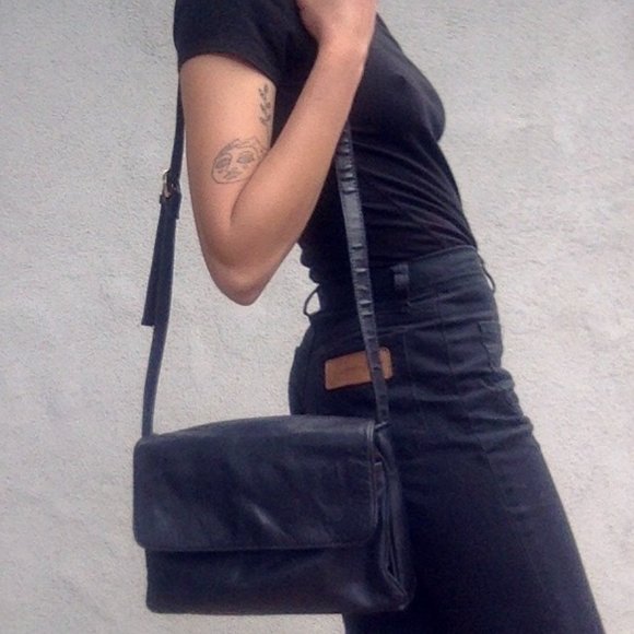 Vintage Handbags - Vintage 90's Authentic Leather Purse